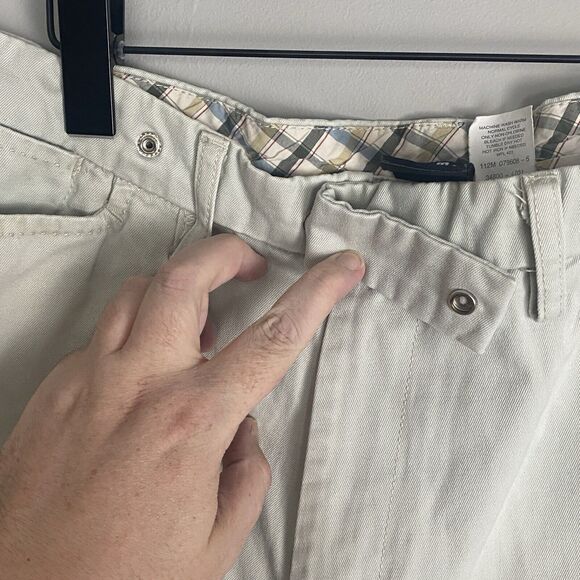 VINTAGE LEVIS SILVERTAB Mens Beige Baggy Khaki Shorts Size 38 Y2K Skater Logo - Picture 2 of 10